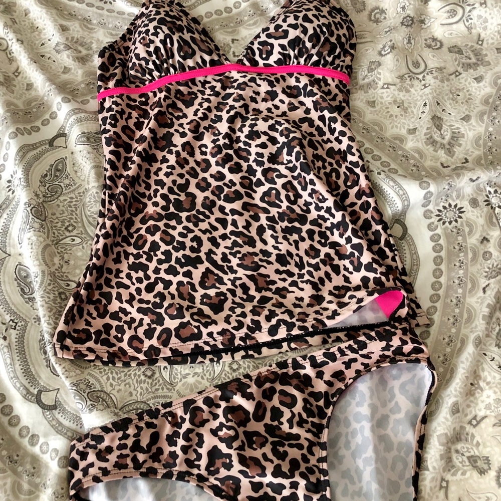 Leopard swimsuit